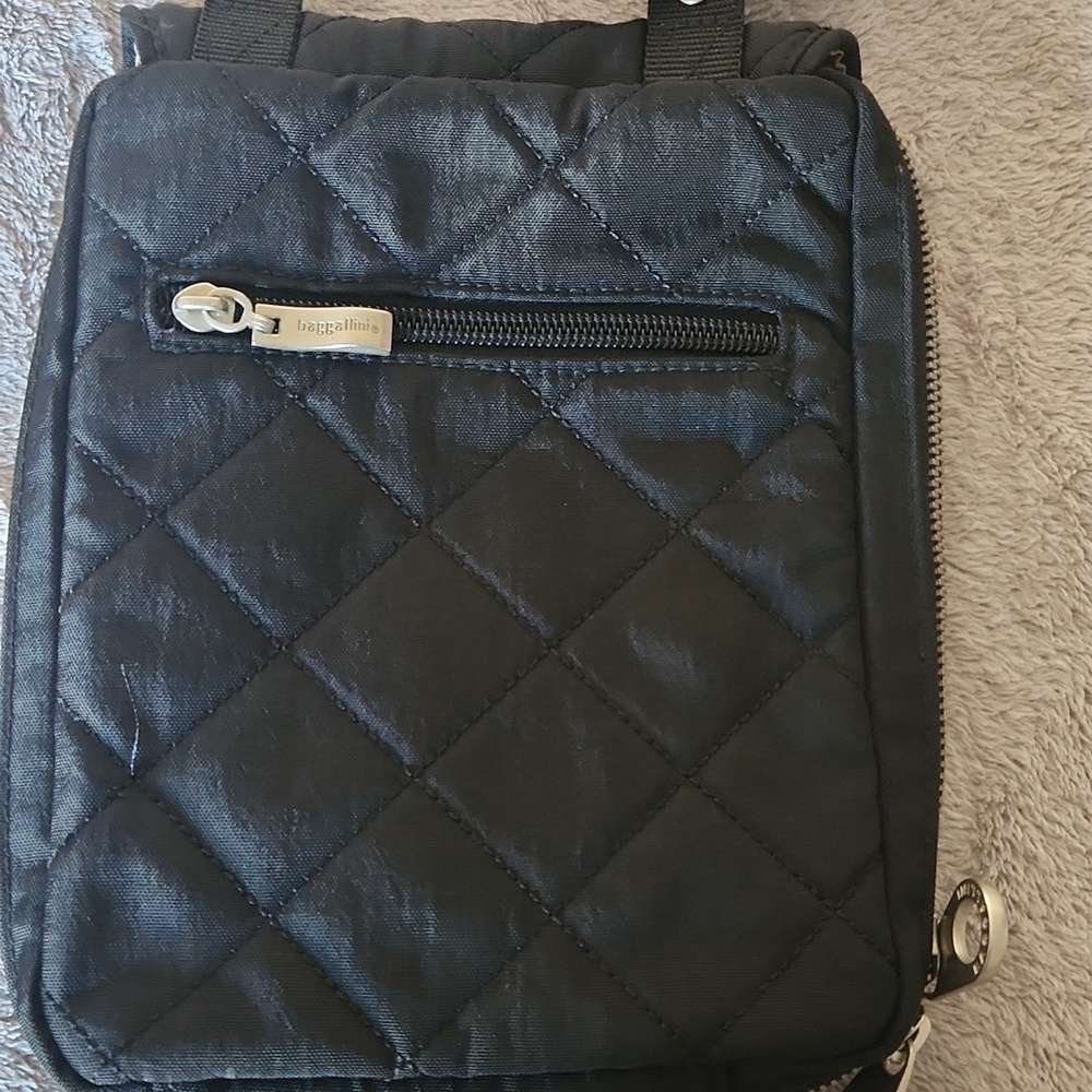 Baggallini Black Quilted Crossbody Bag - Picture 3 of 7